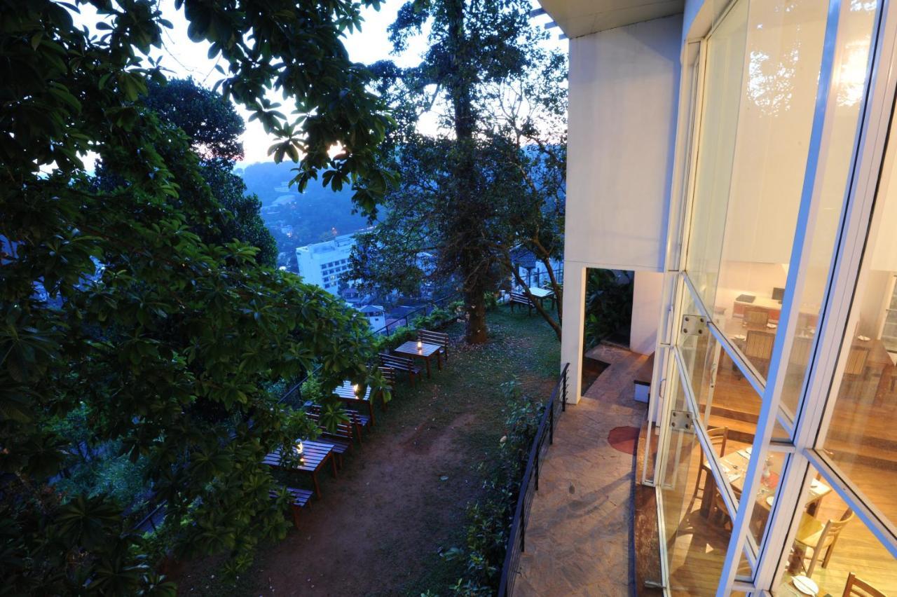 Hotel See Kandy Esterno foto