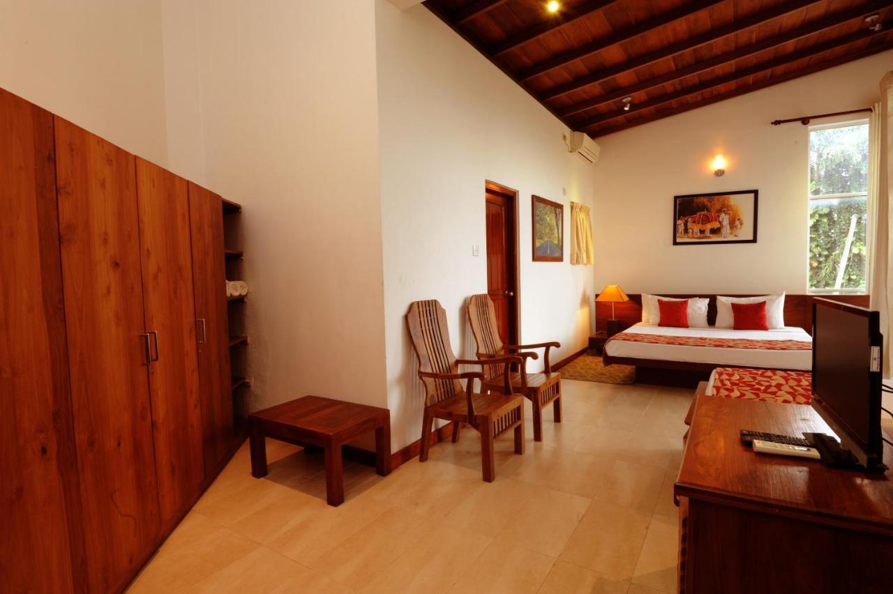 Hotel See Kandy Esterno foto