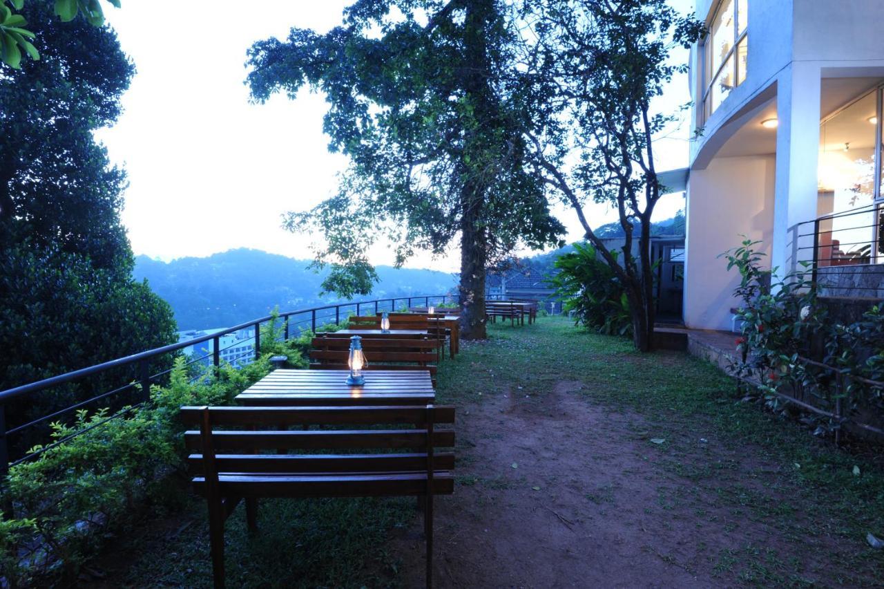 Hotel See Kandy Esterno foto