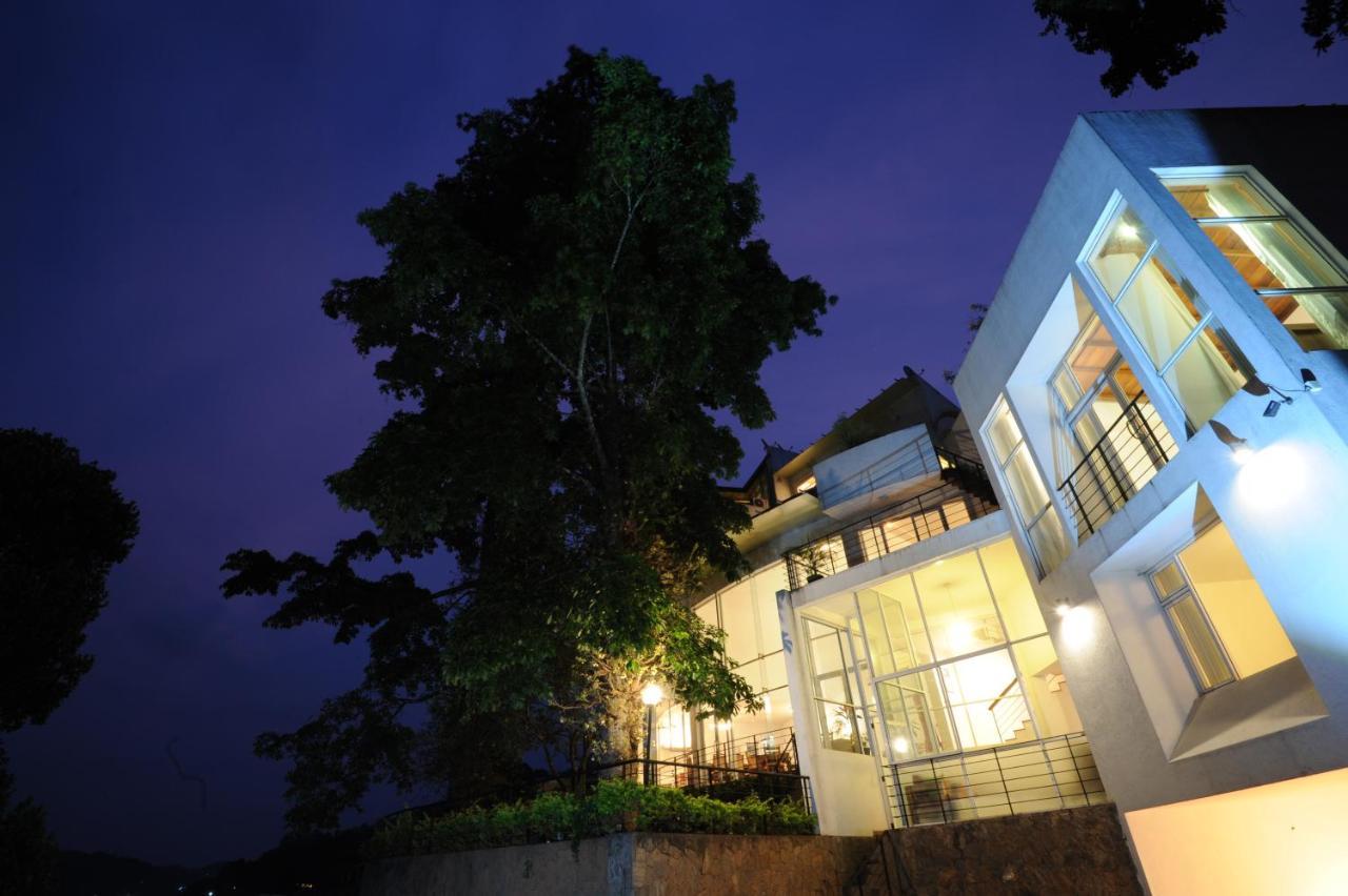 Hotel See Kandy Esterno foto