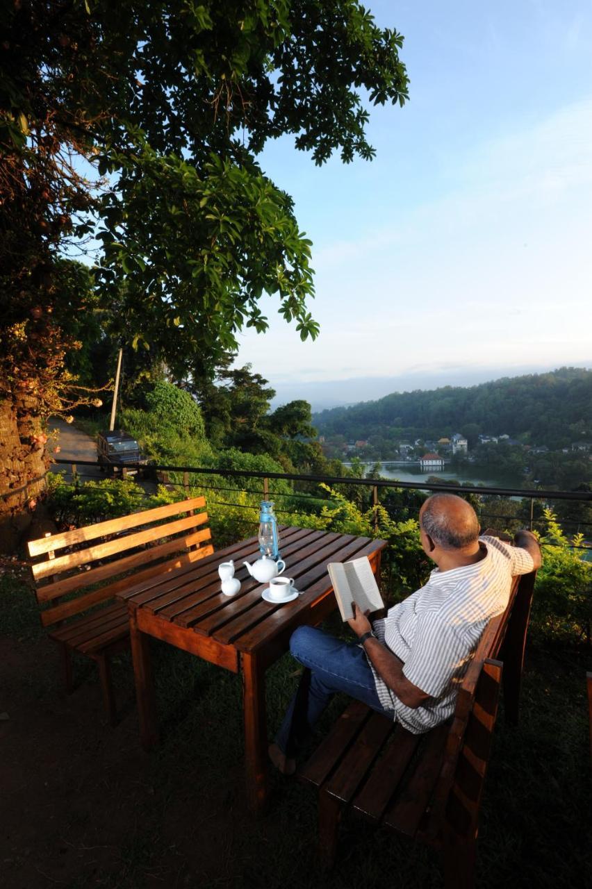 Hotel See Kandy Esterno foto