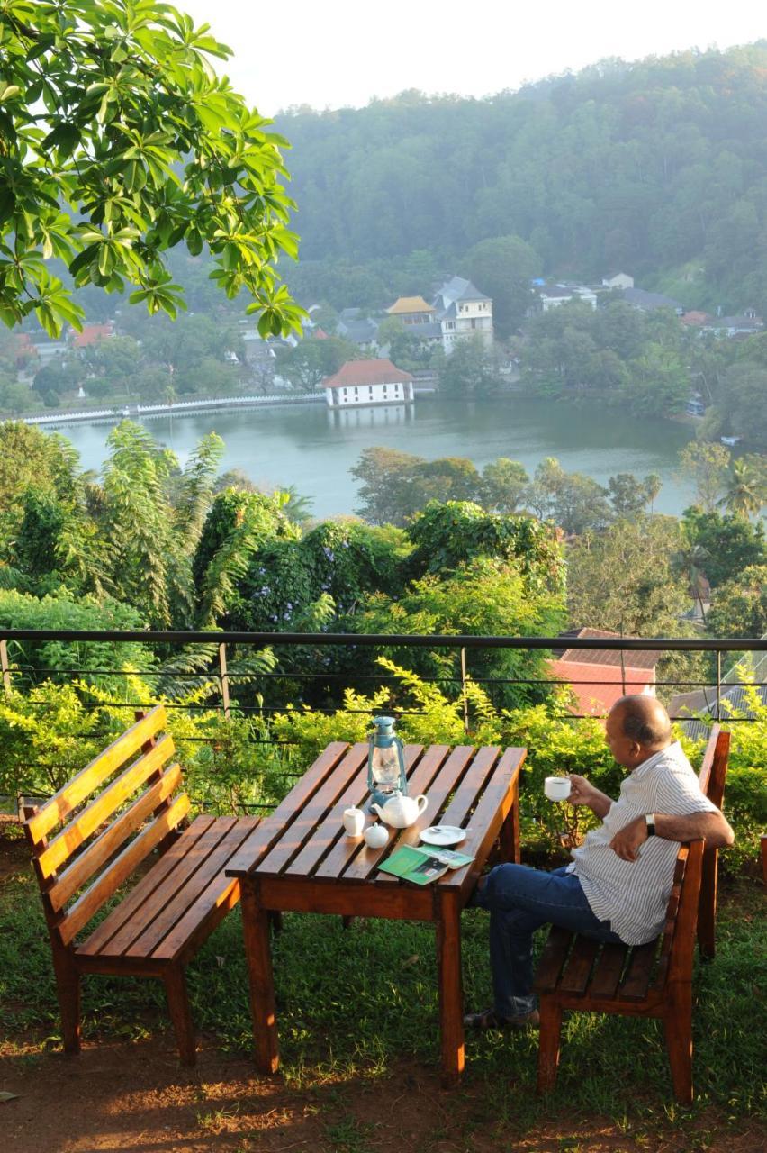 Hotel See Kandy Esterno foto