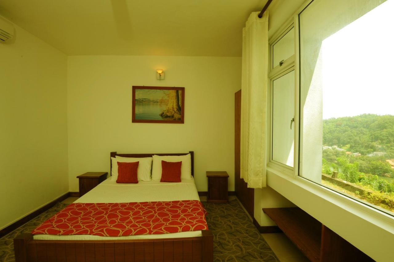 Hotel See Kandy Esterno foto